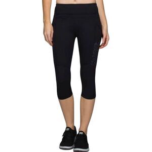 LULULEMON ATHLETICA Stash It Crop in Black Size 4